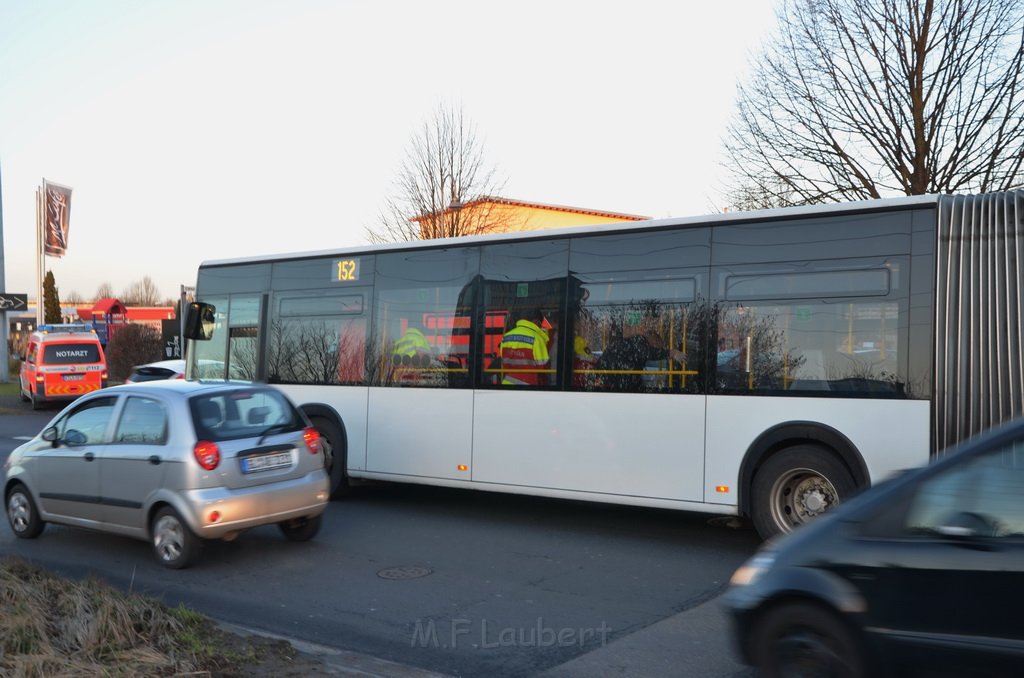 VU KVB Bus PKW Koeln Porz Gremberghoveb Neuenhofstr P02.JPG - Miklos Laubert
